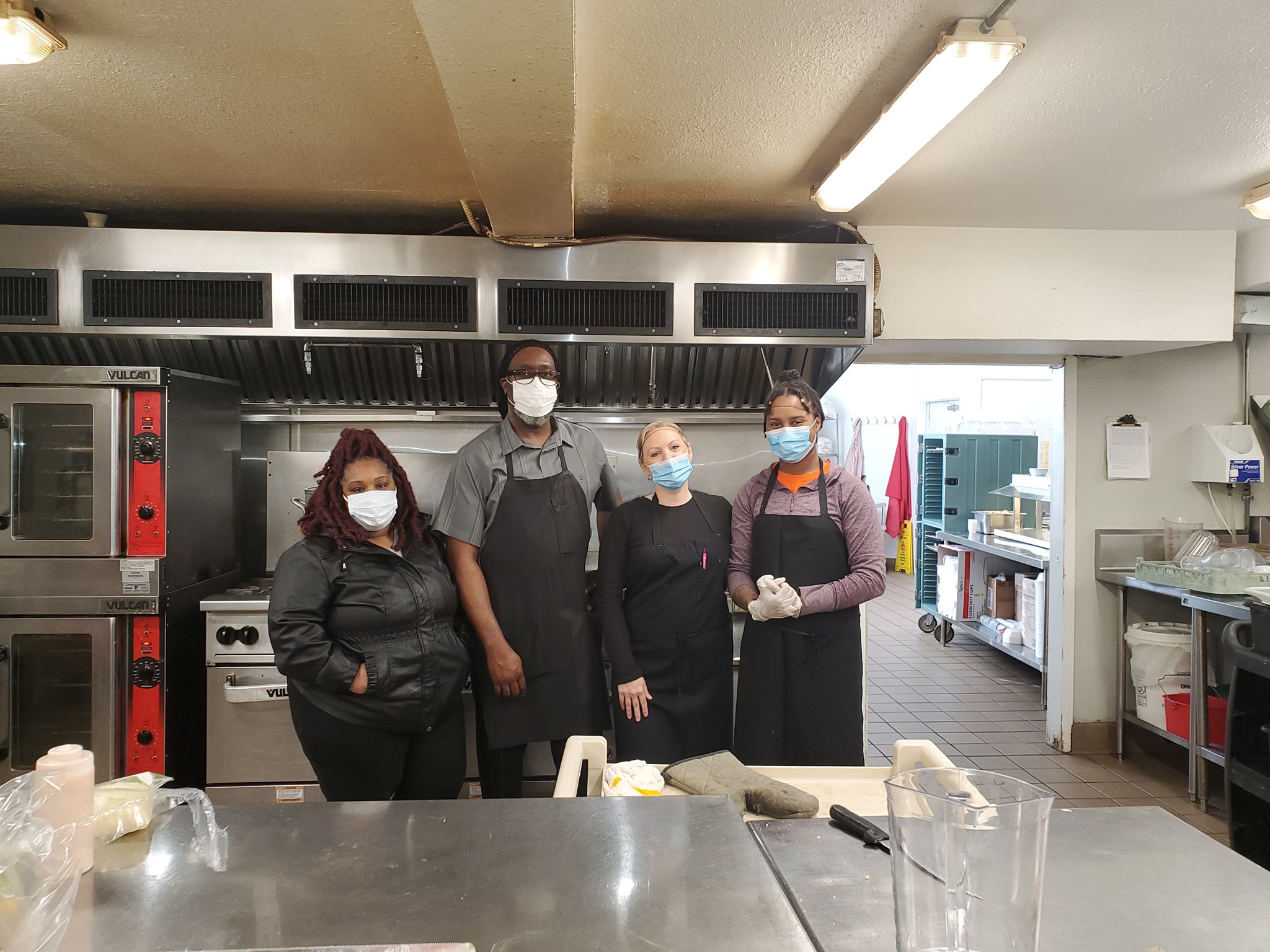 12 Oaks Kitchen Team - labor
